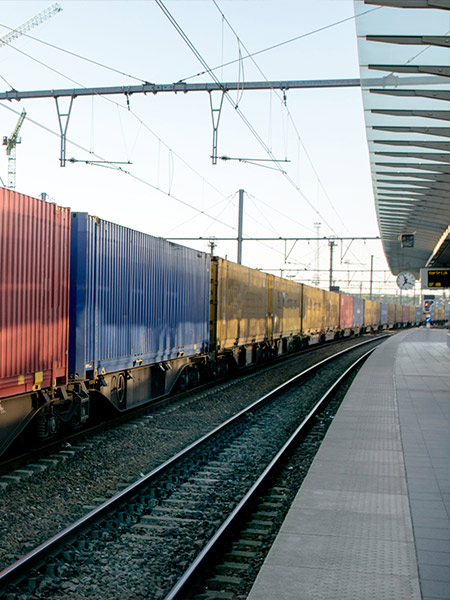 Cargo rail cars