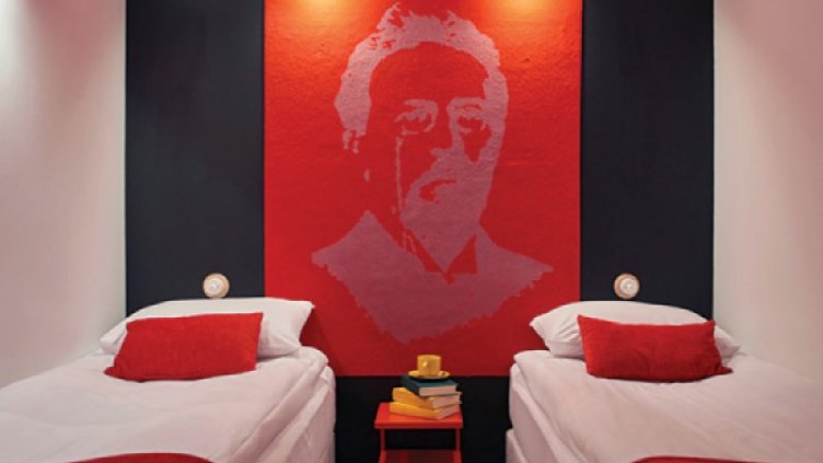 A select service hotel room with twin beds