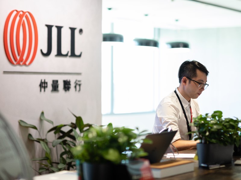 USA JLL office reception